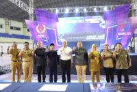 BANGUN OLAHRAGA: Bupati dan pengurus KONI Kabupaten Tangerang saat peringatan Hari Olahraga Nasional, Selasa (19/9).