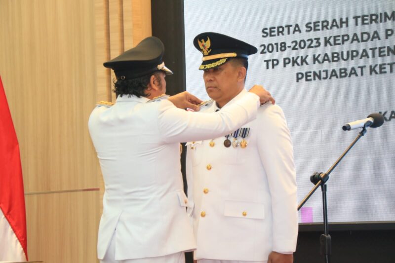 Pj Bupati Tangerang Andi Ony Prihartono dilantik oleh (Pj) Gubernur Banten Al Muktabar di Pendopo Gubernur Banten. (21/9)