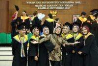 Bupati Serang Ratu Tatu Chasanah saat menghadiri wisuda mahasiswa Universitas Indonesia (UI), Kamis (21/9/2023).