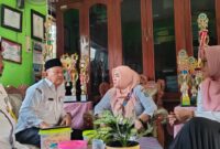 H. Muhajar, Kepala SDN Rawakidang merangkap sebagai Ketua K3S Kecamatan Sukadiri, saat berdiskusi dengan para pengurus K3S Kecamatan Sukadiri, Sabtu (23/9/2023).