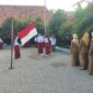 Siswa SDN Kramat 1, Kecamatan Pakuhaji, saat melaksanakan upacara bendera.