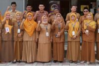 JADI CONTOH: Pengurus PGRI Kecamatan Sukadiri Kabupaten Tangerang.