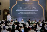 MAULID NABI: Walikota Tangerang Arief R Wismansyah saat menghadiri peringatan Maulid Nabi 1445 H, di Masjid Jami’ Al Mubarok, Kreo, Kecamatan Larangan, Minggu (1/10).