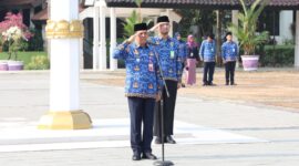 SINERGI: Penjabat Bupati Tangerang Andi Ony saat peringatan Hari Kesaktian Pancasila dan Hari Batik Nasional, Senin (2/10).