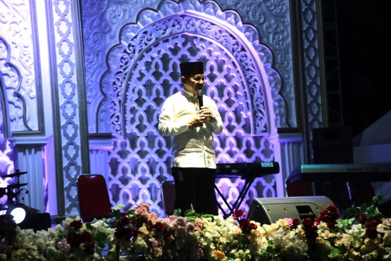 TUTUP: Wakil Walikota Tangerang H. Sachrudin saat penutup Festival Maulid Kota Tangerang.