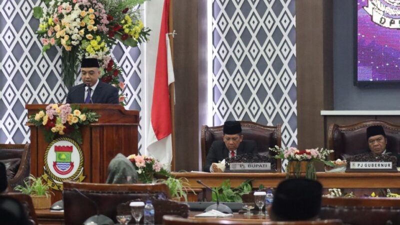 Zaki Iskandar saat memberikan sambutan di Hut Kabupaten Tangerang ke 391.