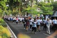 RAMAI: Ribuan orang hadir dalam helatan HKN ke 29 untuk mengikuti Bugar Fun Run, Minggu (19/11).