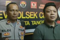 BERI KETERANGAN: Kasat Reskrim Polresta Tangerang, Kompol Arief Nazarudin Yusuf saat memberi keterangan terkait laporan dugaan pelecehan yang dilakukan oknum guru.