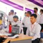 SELEKSI:  Peserta seleksi kompetensi PPPK Kabupaten Tangerang saat diperiksa kelengkapan administrasi.