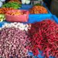 MASIH MAHAL: Harga cabe di sejumlah pasar di Kabupaten Tangerang masih relatif tinggi.