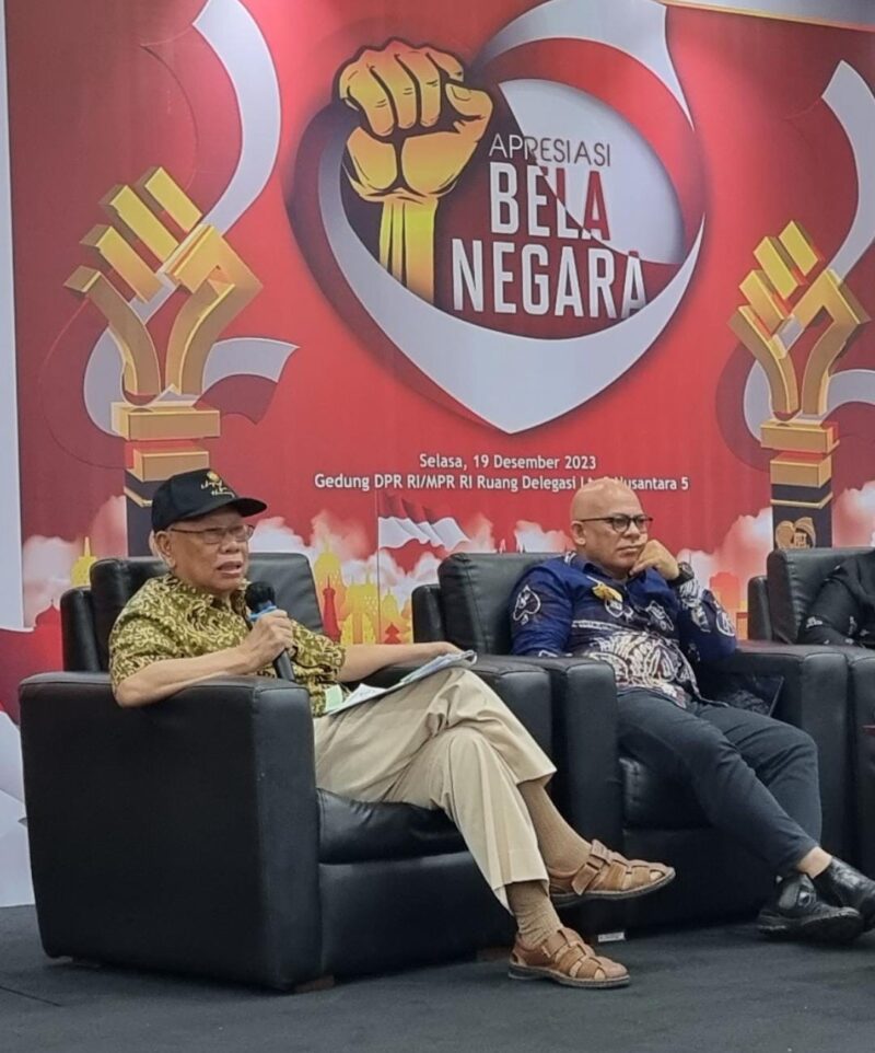 BICARA PERS: Tokoh pers nasional, Prof. Dr Bagir Manan saat menjadi pembicara dalam Rakernas Forum Pimred Multimedia.