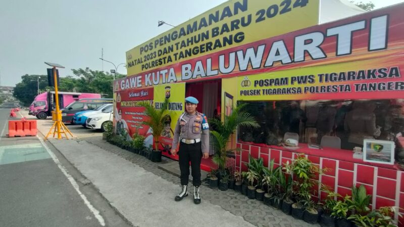 Pos Pengamanan Nataru di alun-alun Tigaraksa.