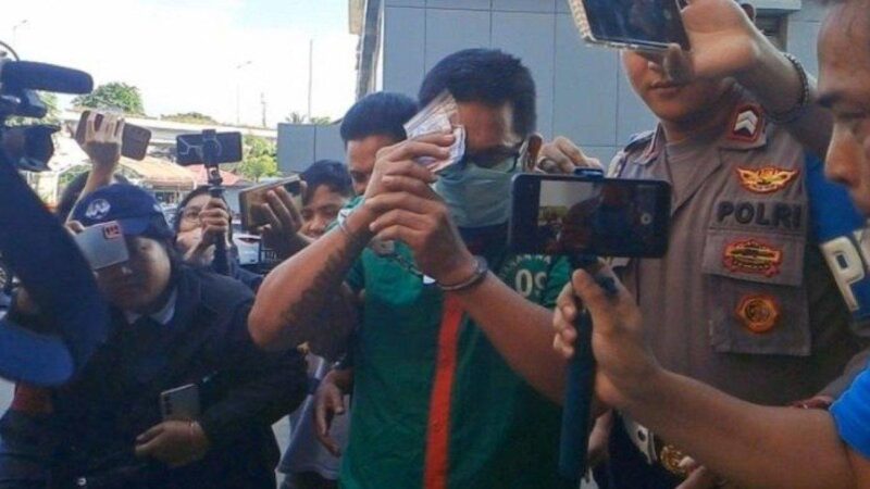 Artis Ibra Azhari ditangkap terkait kepemilikan narkoba.