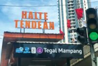 DIGANTI: Salah satu nama halte TransJakarta yang berganti. Pengguna TransJ juga mengeluhkan nama rute atau halte tujuan akhir di layar yang terdapat Halte TransJakarta sudah berganti, namun nama rute di layar pada bus TransJ belum diubah. (ist)