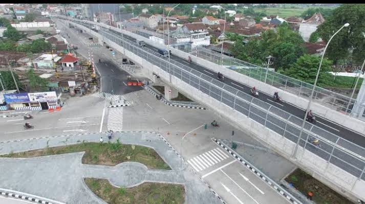 URAI KEMACETAN: Beroperasinya flyover Cisauk dibangun untuk mengurai kemacetan di lokasi tersebut.