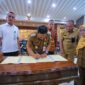 KERJASAMA: Penjabat Walikota Tangerang menandatangani naskah kerjasama dengan IDAI dan POGI.
