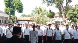 DISOROT: Pelantikan KPPS serentak di Kabupaten Tangerang menyisakan persoalan lantaran belum diberikannya honor transportasi dan snack.