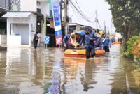 BANJIR: Hujan deras yang mengguyur Kota Tangerang dalam beberapa pekan terakhir membuat beberapa wilayah tergenang air.