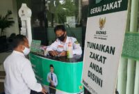 BAYAR ZAKAT: Baznas Kora Tangerang sudah menetapkan besaran zakat fitrah 1445 Hijriyah