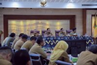 EVALUASI: Pemerintah Kota Tangerang menggelar rapat evaluasi kewilayahan tahun 2024. Dalam Kegiatan ini, Penjabat Walikota, Nurdin, meminta Camat dan Lurah dukung kelancaraan pemilu.