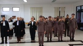 APEL SIAGA PEMILU: Kejari Lebak menggelar apel siaga menjelang pelaksanaan pemilu 2024.
