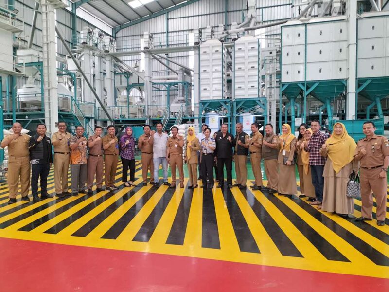 KERJASAMA: Pemkab Tangerang dan Indramayu menjalin kerjasama penyediaan beras untuk menekan inflasi.

