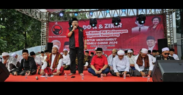 DOAKAN GANJAR MAHFUD: Ketua DPC PDIP Kabupaten Tangerang Irvansyah Asmat didampingi Ketua DPRD Kabupaten Tangerang Kholid Ismail saat Acara Doa dan Zikir.
