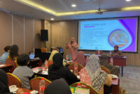 PENYULUHAN: Dinkes Kabupaten Tangerang saat berikan penyuluhan untuk UKM di salah satu hotel di Gading Serpong, Kamis (22/02/2024)