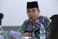 
DESA WISATA : Pj Sekda Kabupaten Serang, Nanang Supriatna di sela pembahasan peningkatan daya tarik destinasi pariwisata alternatif di Aula KH. Syam’un pada Kamis, (29/2/202).
