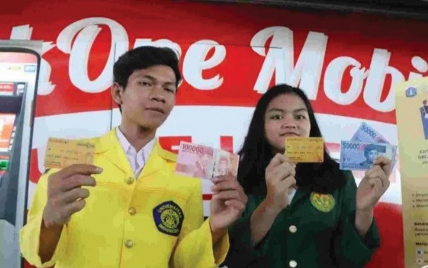 Caption Mahasiswa penerima KJMU.(ist)