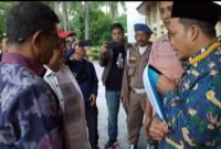 KRITIK PEMDA: Direktur Lembaga Kajian Publik Ibnu Jandi mendatangi Kantor Walikota Tangerang mengkritik kinerja Perumda TB dan PT TNG. Dia sempat berbicang dengan Penjabat Walikota Tangerang.