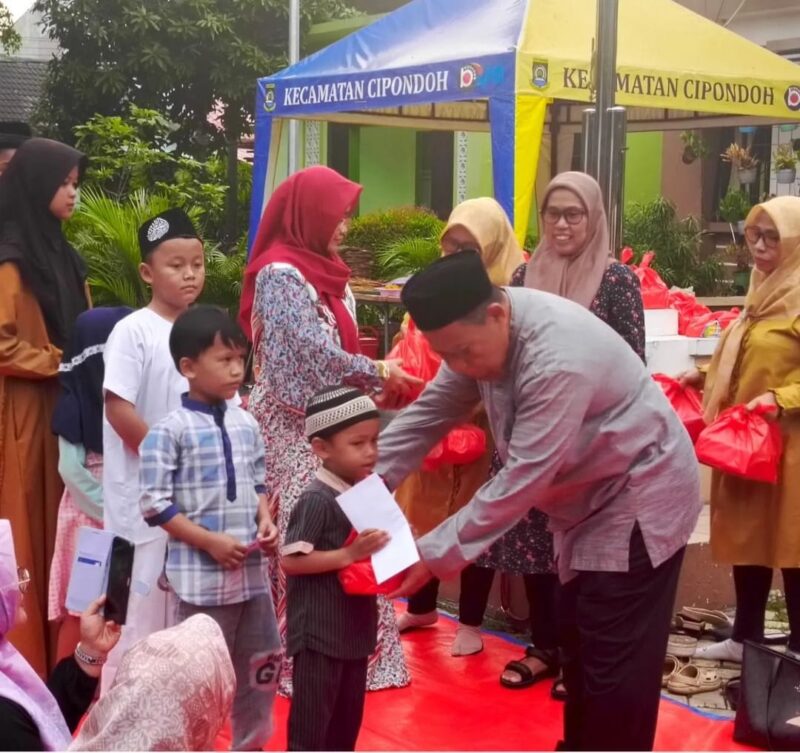 SANTUNAN: Kelurahan PPU menggelar berbuka puasa bersama dan santunan yatim serta dhuafa.