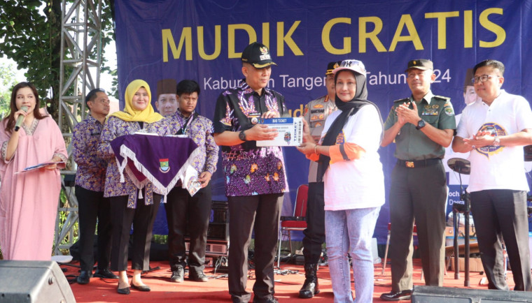 MUDIK: Pemkab Tangerang memberangkatkan warga yang ikut program mudik gratis 2024, Kamis (04/4/2024).