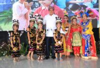 DHARMA SANTI: Sekda Moch Maesyal Rasyid saat menghadiri Dharma Santi Wanitian Parahyangan Agung Bhuwana Raksati di Desa Sodong, Kecamatan Tigaraksa, Sabtu (20/4/2024).