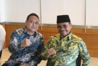 TERSENYUM: Dua bakal calon Walikota Tangerang, H. Sachrudin (kanan) dan Helmy Halim (kiri) tersenyum saat menghadiri Taaruf Bakal Calon Kepala Daerah daerah pemilihan DKI Jakarta, Banten dan Jawa Barat, di Hotel Sahid Jakarta, Kamis (02/05/2024).